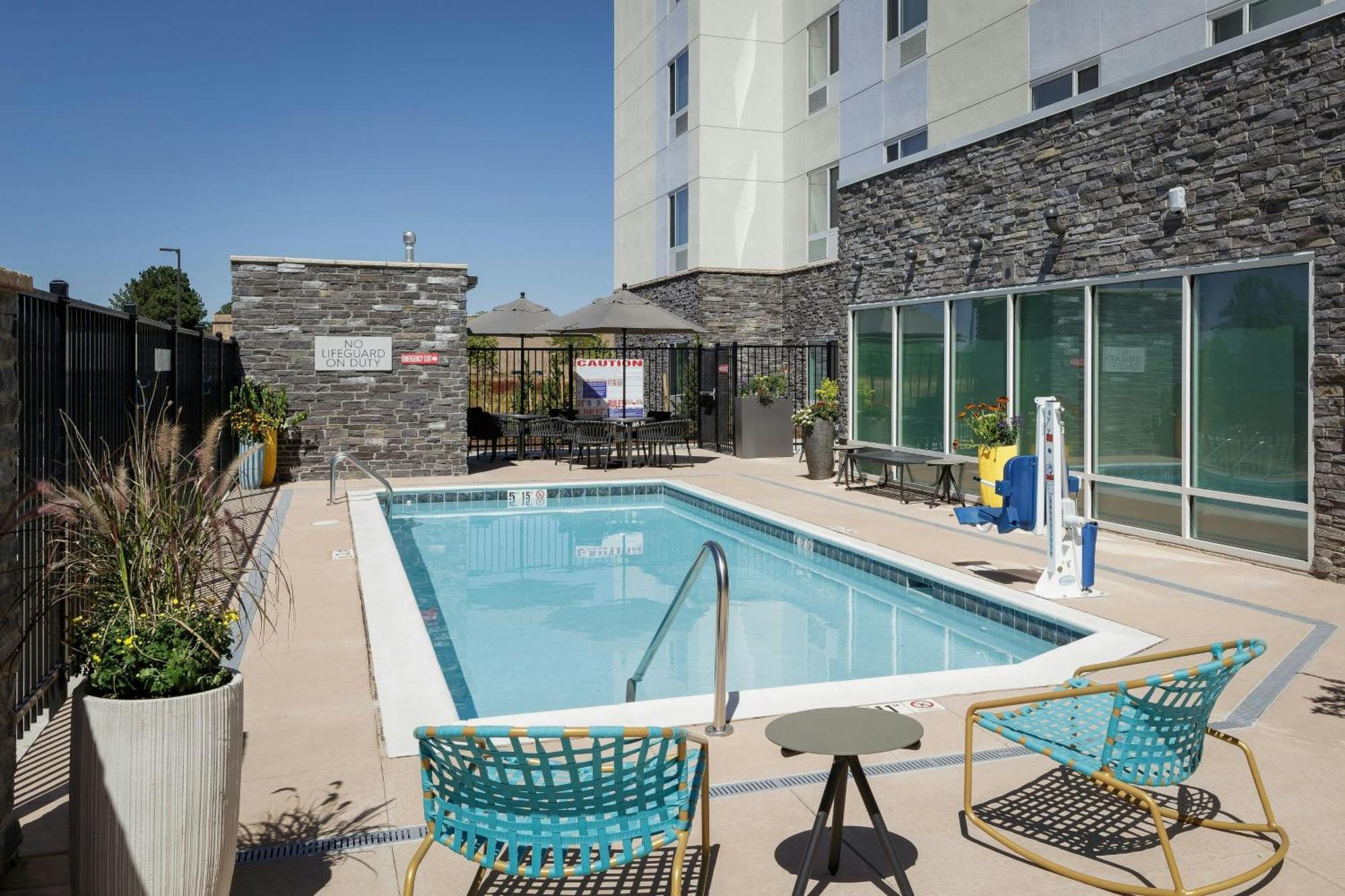 Towneplace Suites By Marriott Denver North Thornton Ngoại thất bức ảnh